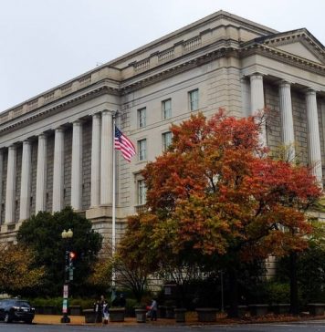 США вводят экспортные ограничения против более чем 90 связанных с РФ организаций и лиц