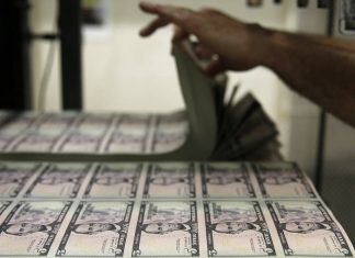 США запрещают экспорт, продажу, поставку долларовых банкнот в Россию