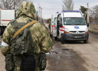 В ДНР заявили, что националисты расстреляли группу мирных жителей, покидавших Мариуполь