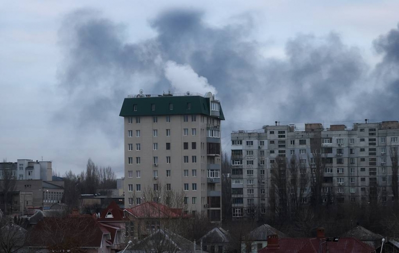 В ЛНР сообщили о пожаре на Луганской нефтебазе в результате обстрела украинских военных