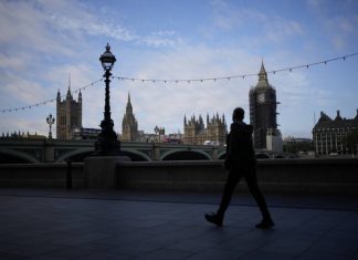 Великобритания расширила санкции против России