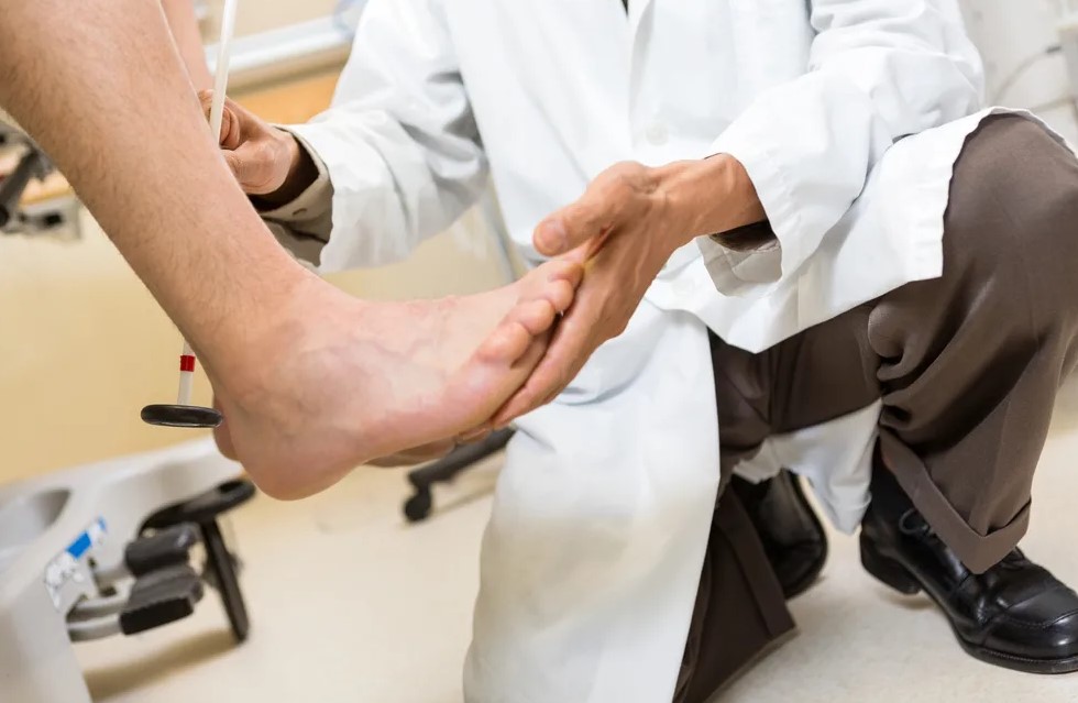 Когда идти на приём к ортопреду-травматологу