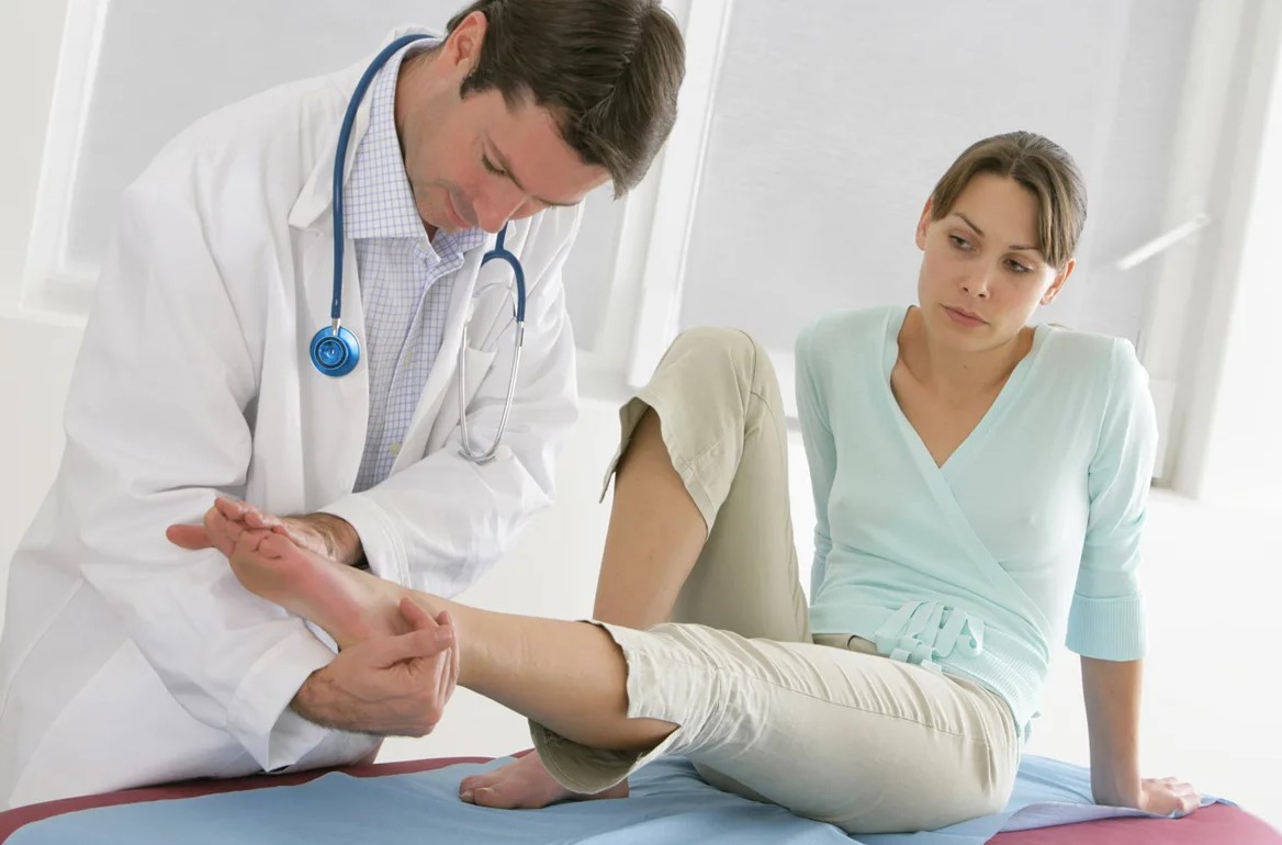 Когда идти на приём к ортопреду-травматологу