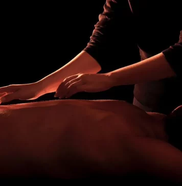 Процедура эротического массажа