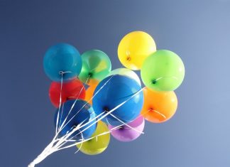 Почему для праздника стоит заказать шары