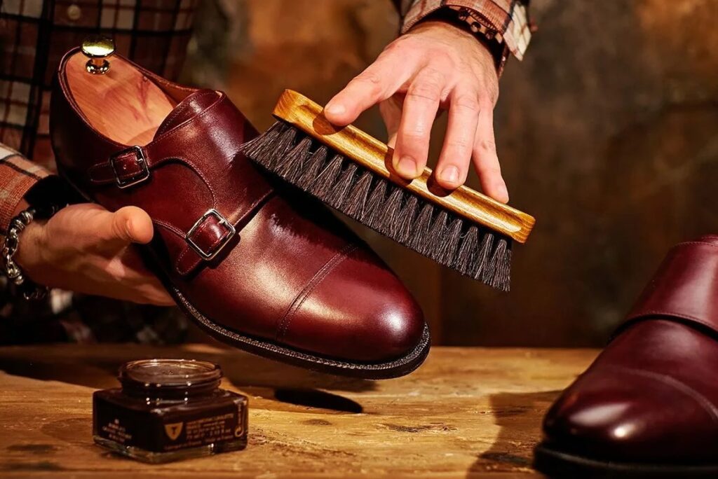 Как проходит химчистка обуви