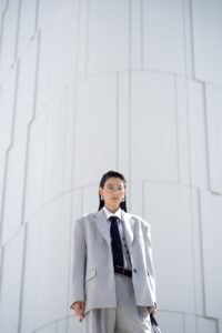 Жакет: Символ Стиля и Элегантности в Мире Моды