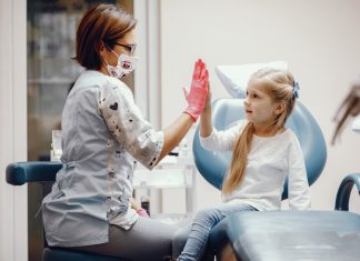 Как сделать поход к стоматологу комфортным для вашего ребенка