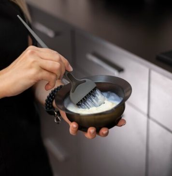 Как наносить краску для волос: пошаговое руководство для новичков