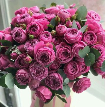 Доставка букета цветов: как выбрать, заказать и сделать идеальный подарок