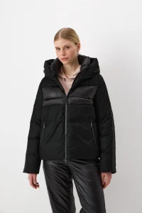 Преимущества выбора дизайнерской женской одежды: стиль, качество и индивидуальность