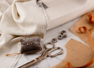 Преимущества шитья женской блузки на заказ: индивидуальность и безупречный стиль