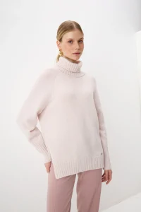 Преимущества выбора дизайнерской женской одежды: стиль, качество и индивидуальность