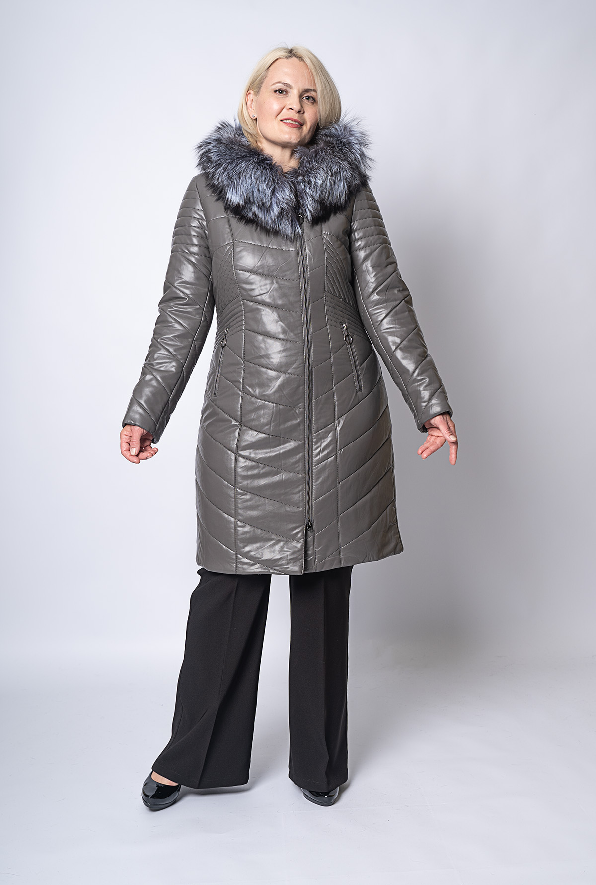 Женские зимние кожаные куртки — тёплый стиль в любое время года