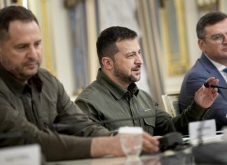 Bloomberg: уход Ермака выявил трения Зеленского с антикоррупционными органами