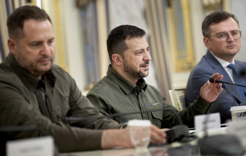 Bloomberg: уход Ермака выявил трения Зеленского с антикоррупционными органами