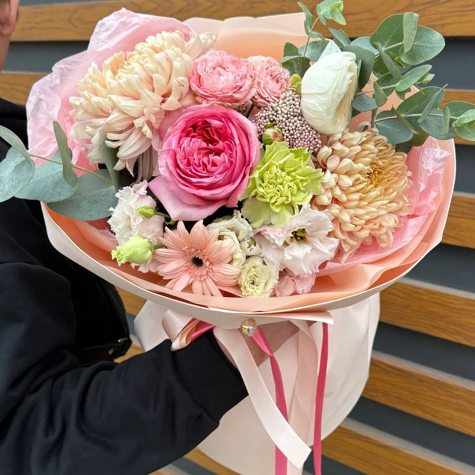 Цветы на любой праздник: как выбрать идеальный букет