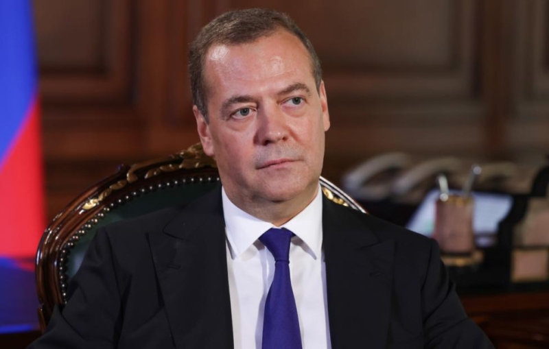 Медведев прокомментировал назначение Ермака главой делегации Украины