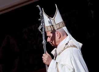 Об ослаблении роли религиозных институтов