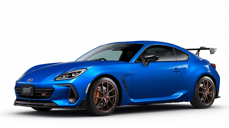 Представлен Subaru BRZ STI Sport Type RA — с гоночным 2,4-литровым мотором, 18-дюймовыми колёсами BBS и тормозами Brembo. Возможность купить машину разыграют в лотерею