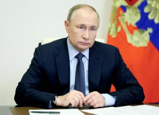 Путин поручил сформировать национальный план внедрения генеративного ИИ