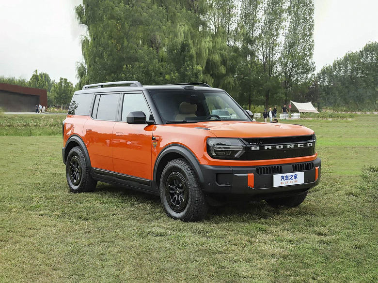 Рама, 1220 км на баке бензина, 421 л.с., полный привод, встроенный холодильник — за 230 тыс. юаней (2,65 млн рублей). В КНР представлен Ford Bronco Sport