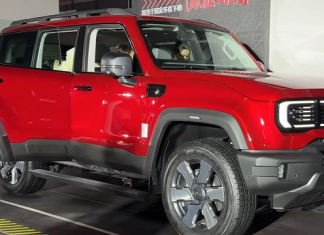 Рамный внедорожник с запасом хода 1200 км и расходом 8,68 литра на 100 км при разряженном аккумуляторе. Представлен BAIC BJ40 Extended Range Intelligent Edition