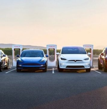 Tesla наконец-то надумала внедрить поддержку Apple CarPlay в свои автомобили