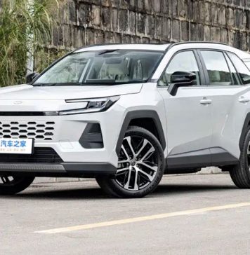 В Китае представлен новый Toyota Wildlander — клон новейшего Toyota RAV4 за 170 тыс. юаней (1,9 млн рублей) с русифицированной медиасистемой