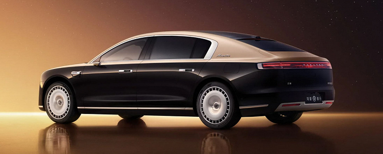 В Россию приехал китайский заменитель Maybach: за суперседан Maextro S800 от Huawei и JAC просят от 21,5 млн рублей