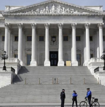 В Сенате США не подтвердили принятие санкций по РФ до конца года