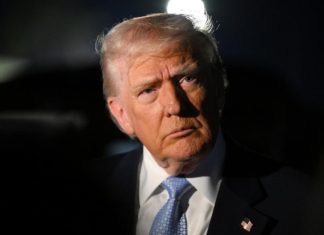 WSJ: Трамп заявил Мадуро о возможных силовых мерах, если он не покинет пост