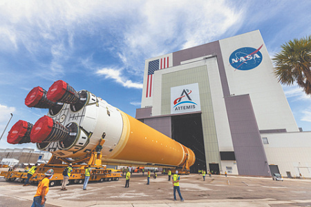 Американцы признают, что проигрывают лунную гонку Китаю