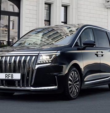 Аналог Toyota Alphard с 2,0-литровым мотором и 8-ступенчатым «автоматом» и топовым оснащением — всего 4,7 млн рублей. В России стартовали продажи JAC RF8