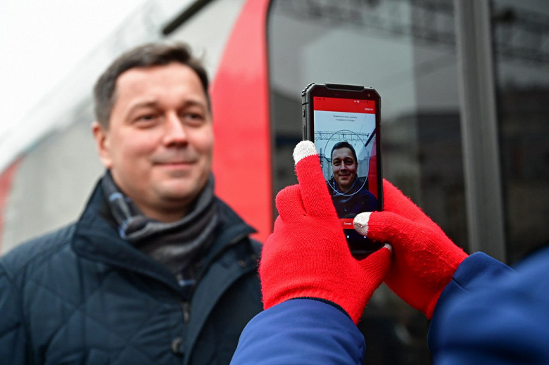 Без бумажного паспорта: в РЖД протестировали посадку на поезд «Мигом» по биометрии