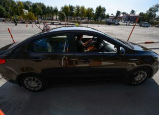 Экзамены на права могут разрешить сдавать без предъявления медсправки