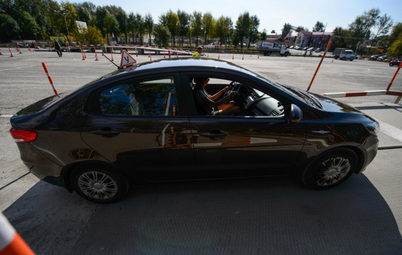 Экзамены на права могут разрешить сдавать без предъявления медсправки