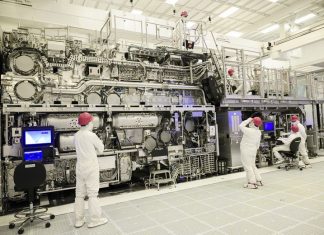Intel уже установила у себя первую самую современную машину ASML для EUV-литографии с высокой числовой апертурой
