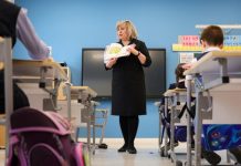 ЛДПР предложила дать учителям право на бесплатную юридическую помощь