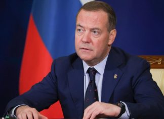 Медведев назвал идею о «ключевой пятерке» с участием РФ щелчком по носу Европе