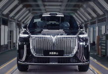 Новый уровень для Voyah: компания начинает поставки своего флагманского кроссовера Taishan в Китае, но скоро он официально появится в России