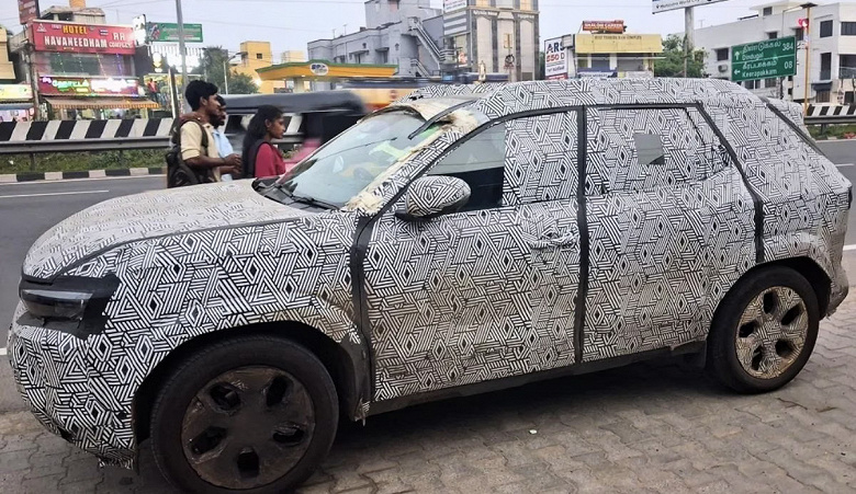 Опубликованы живые фото нового Renault Duster: гибрид, панорамная крыша и цена от 11 тыс. долларов (870 тыс. рублей)