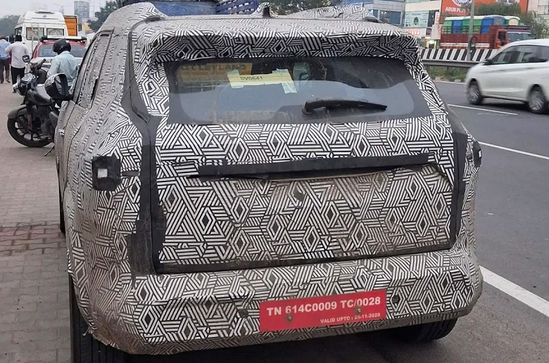 Опубликованы живые фото нового Renault Duster: гибрид, панорамная крыша и цена от 11 тыс. долларов (870 тыс. рублей)