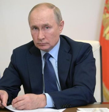 Путин провел телефонный разговор с президентом Киргизии