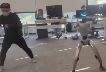 Робот-боец Unitree G1 ударил инженера ниже пояса в ходе тестов