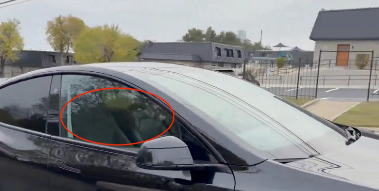 Tesla наконец-то начала тестировать свои роботакси без страхующего водителя