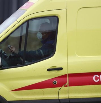 В Петербурге ученик ранил ножом учительницу