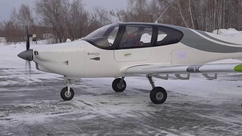 В воздух поднялся модернизированный российский самолет «Танго» — с отечественным мотором АПД-520 «Лидер» и планером из композитов