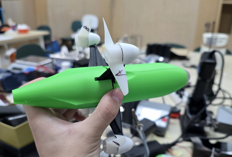 250 граммов и почти 360 км/ч. Установлен мировой рекорд Гиннесса для квадрокоптеров