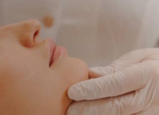 Ультразвуковой пилинг: современная методика очищения и омоложения кожи